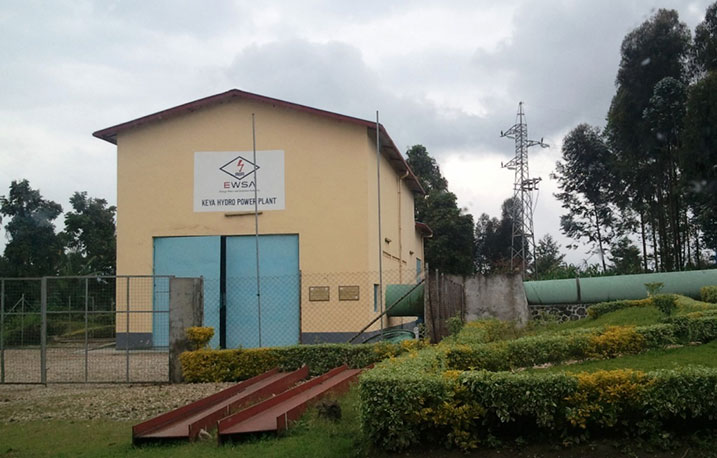 Uru rugomero rukora amasaha atana ku munsi kubera imashini idashobora guhangana n