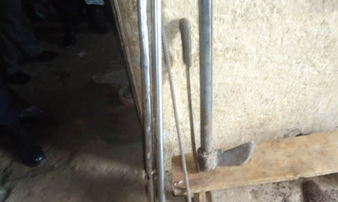 Zimwe mu ntwaro aba basore bifashisha igihe batewe.