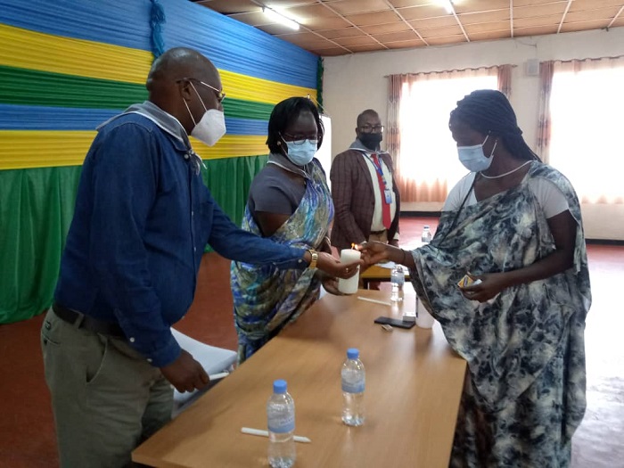 Abitabiriye uyu muhango bacanye urumuri rw'icyizere mu kugaragaza ko aho u Rwanda ruri ari heza