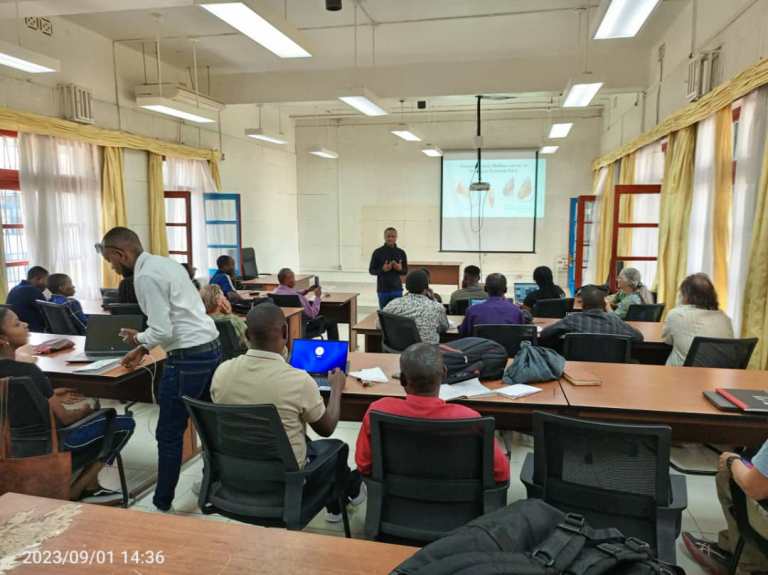 Abashakashatsi 40 bahuguwe ku gukora ubushakashatsi ku rusobe rw'ibinyabuzima