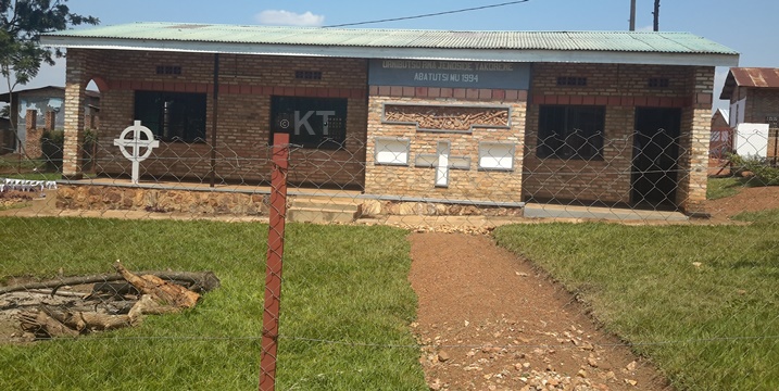 Urwibutso rwa Gikonko mu Karere ka Gisagara rushyinguyemo imibiri y'abazize Jenoside yakorewe Abatutsi bagera ku 27500.