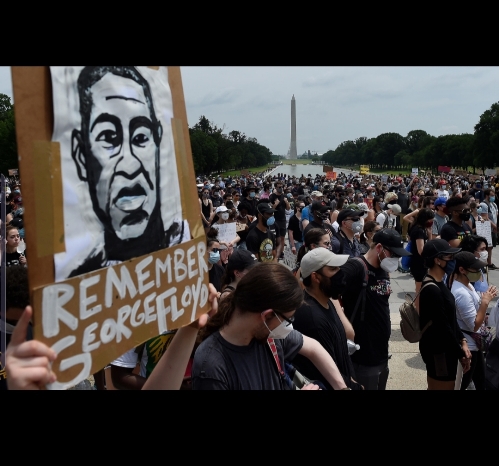 Aha ni imbere ya Lincoln Memorial' kuri uyu wa 06 Kamena