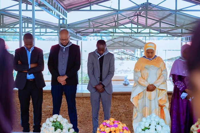 Babanje kujya kunamira abazize Jenoside baruhukiye mu Rwibutso rwa Nyanza