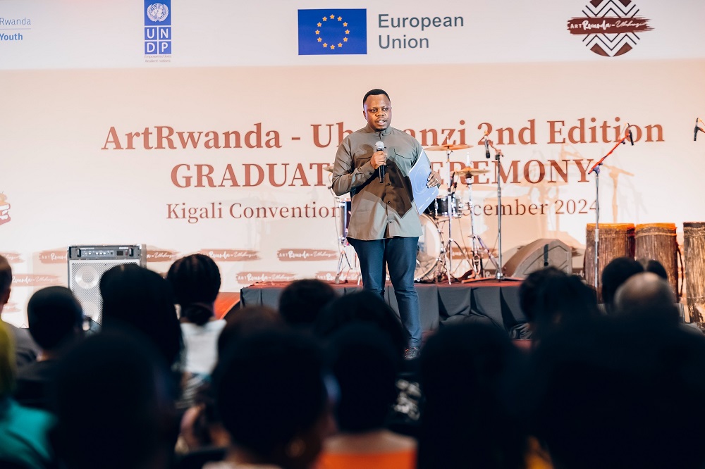 Minisitiri Dr. Abdallah Utumatwishima avuga ko Imbuto Foundation na Madamu Jeannette Kagame ari abo gushimirwa by