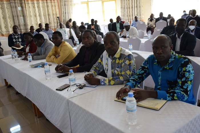 Abayobozi b'uturere bacyuye igihe na bo bitabiriye iyo nama