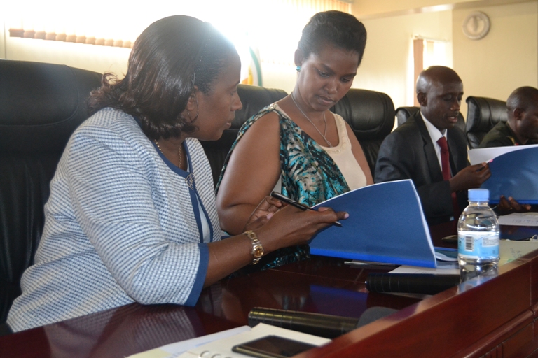 Uwahoze ayobora intara y'Iburasirazuba yasabye Guverineri Kazayire guhanga n'ikibazo cy'amapfa