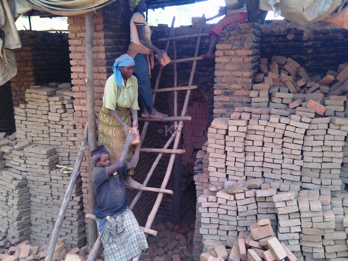 Uwayezu yatanze akazi ku bagore n'abagabo 20 ahemba buri munsi.