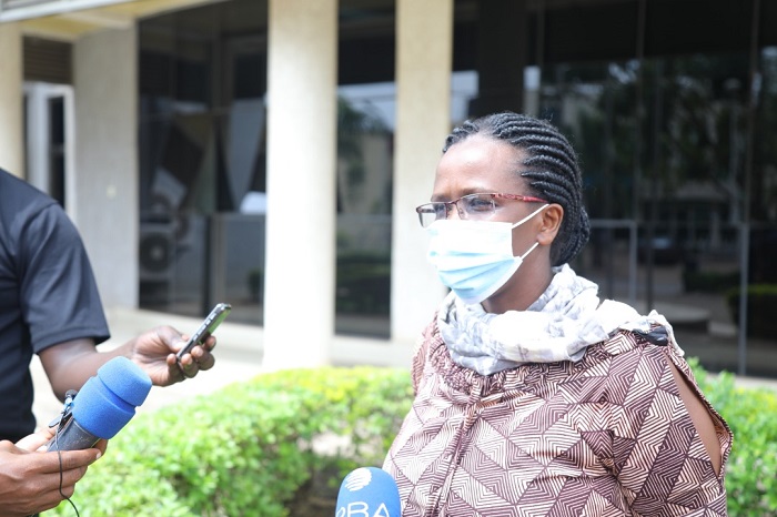 Uwera Marie Chantal na we ngo bamwatse amafaranga bamwizeza kumuha perimi