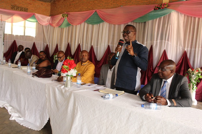 Uwimana avuga ko ihuriro ry'abize kuri ADEC rizabafasha kuzamurana no kuzamura ikigo bavomyeho ubumenyi