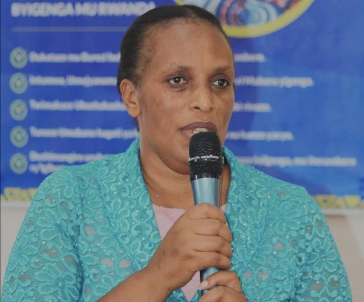 Prof. Dr. Uwimbabazi Penine ahagarariye Kaminuza n