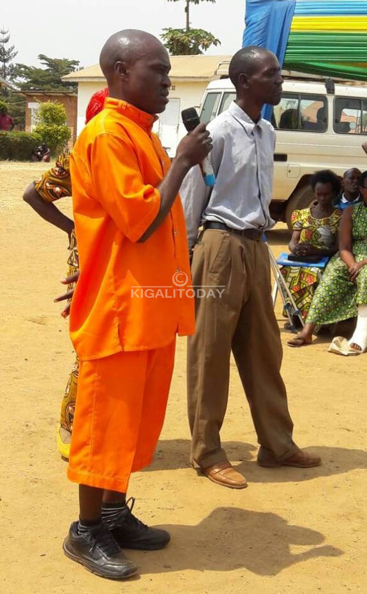 Uyu ari kumwe nabo yiciye bamuhaye imbabazi.