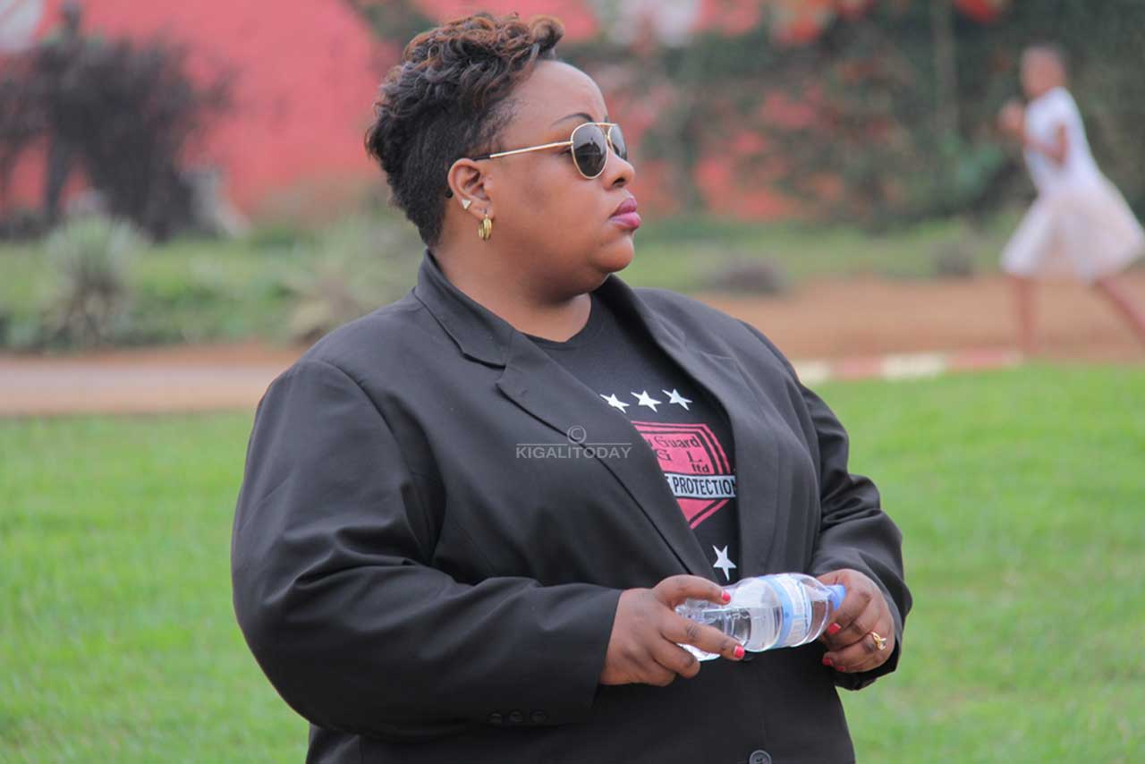 Uyu azwi ku izina rya Mamie ni bouncer