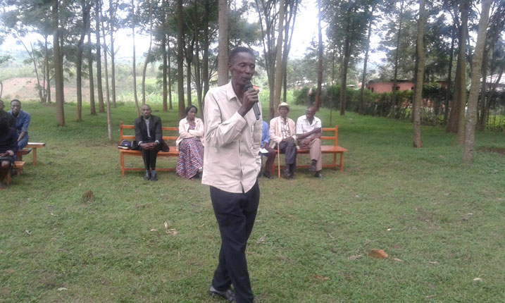 Uyu musaza ngo ashengurwa no kuba kiliziya akinda yaragize uruhare muri Jenoside.