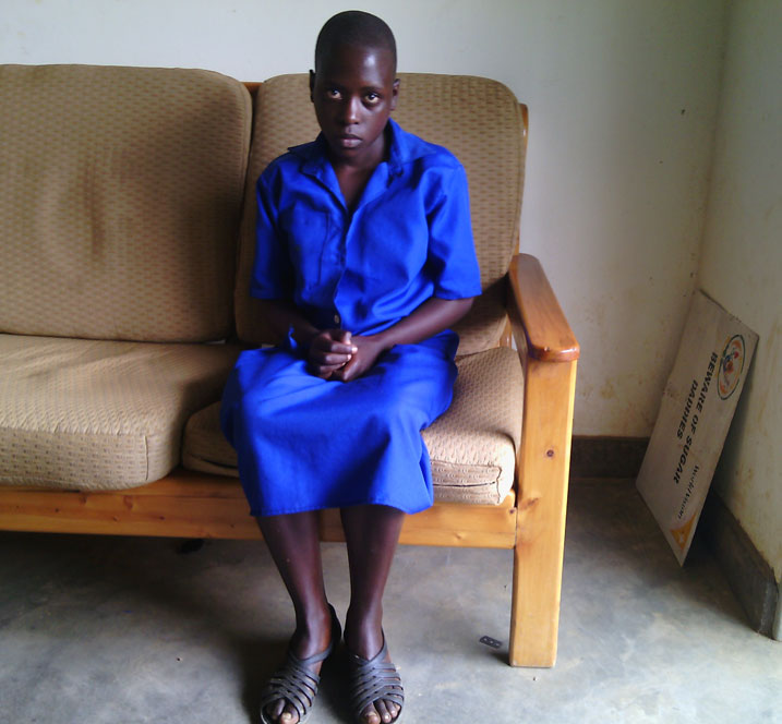 Uwera Déliphine afite ubumuga bwo kutumva no kutavuga.