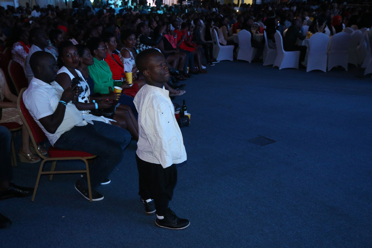 Uwo mufana ukomeye nawe byamwanze mu nda arahaguruka ngo yihere ijisho