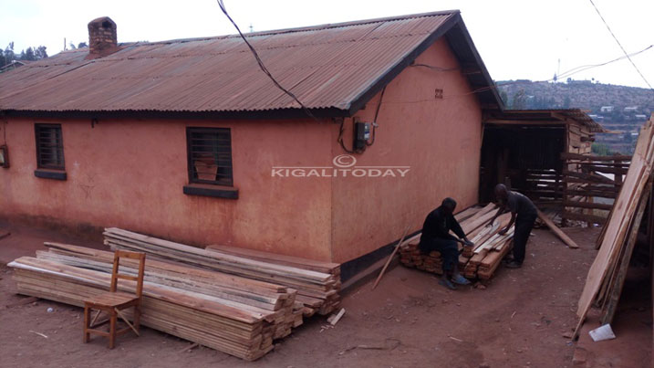 Uyu yakoreraga mu gakiriro avayo none asigaye akorera mu gasantere ka Matyazo.