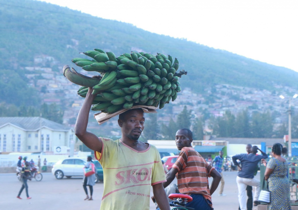 Uyu we yahisemo kugura igitoki hakiri kare