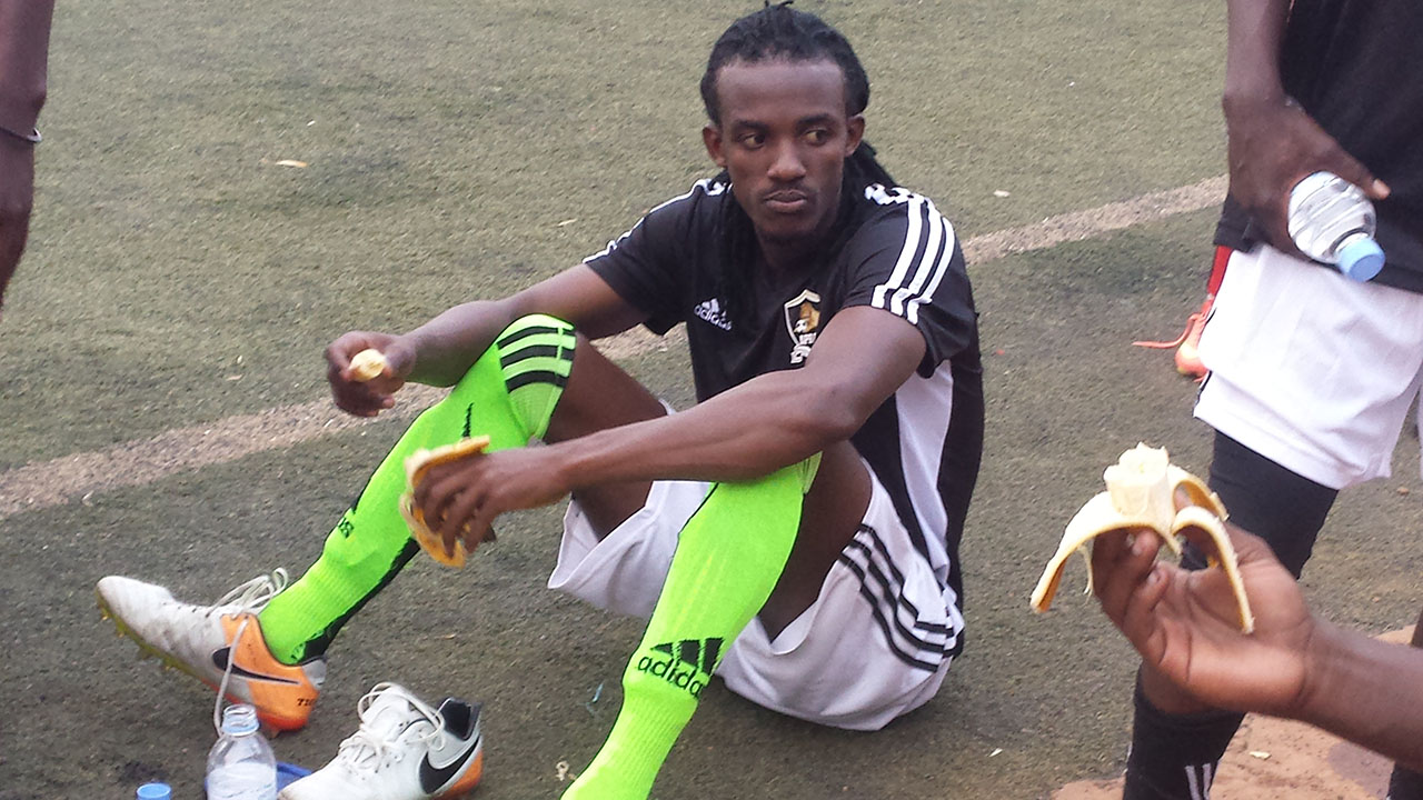 Manzi Patrick wiga Uganda ngo akomoka ku babyeyi b'abanyarwanda, nawe yari mu myitozo ya APR