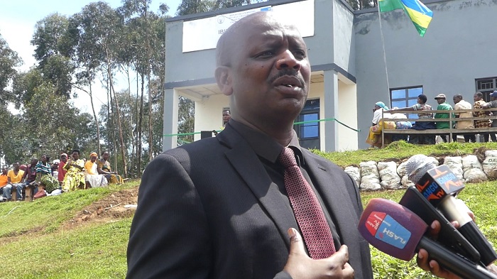 Manzi Jean Pierre, Umunyamabanga Nshingwabikorwa w'Umurenge wa Muhoza