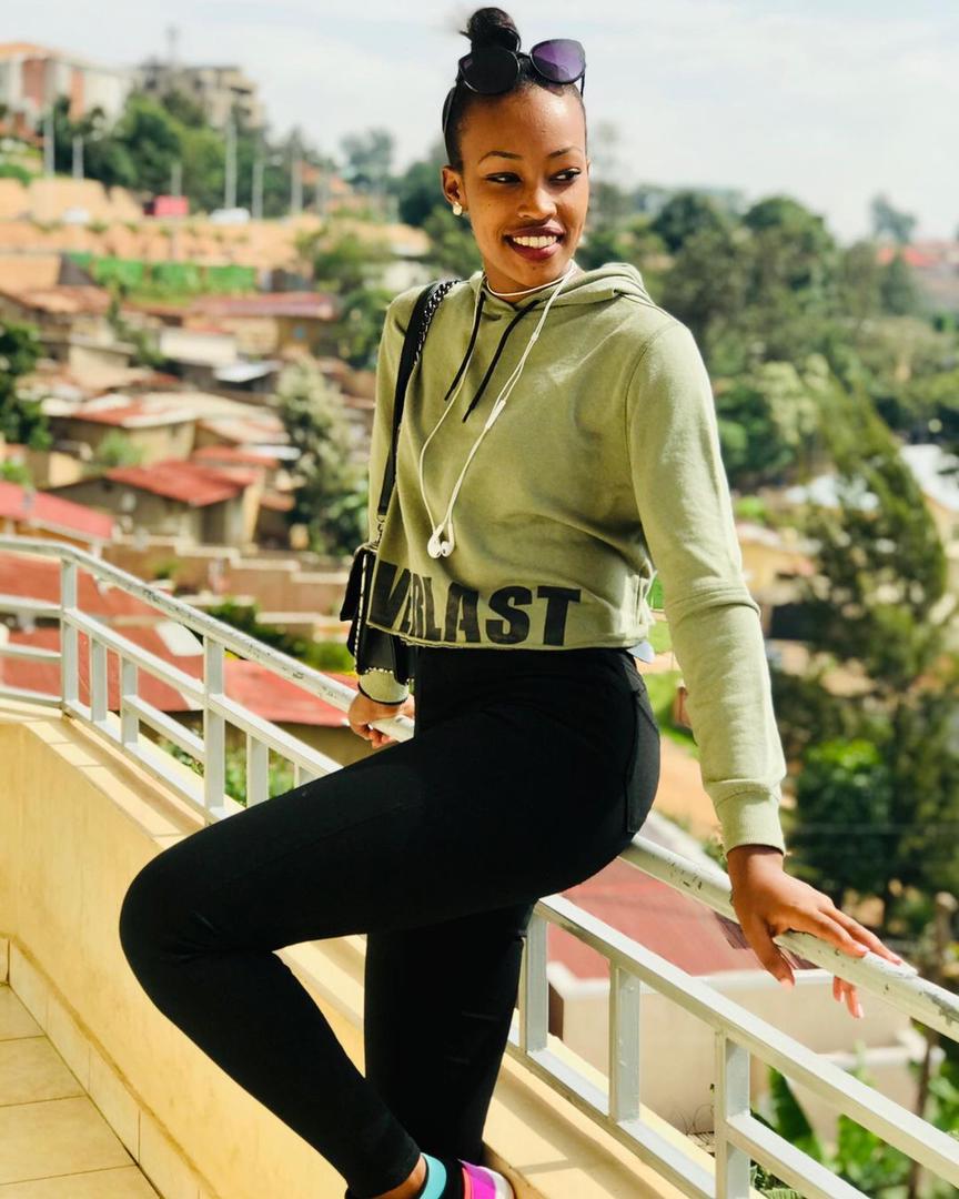 Nyuma yo gukina, Munezero Valentine na we ntibimubuza kwiyitaho