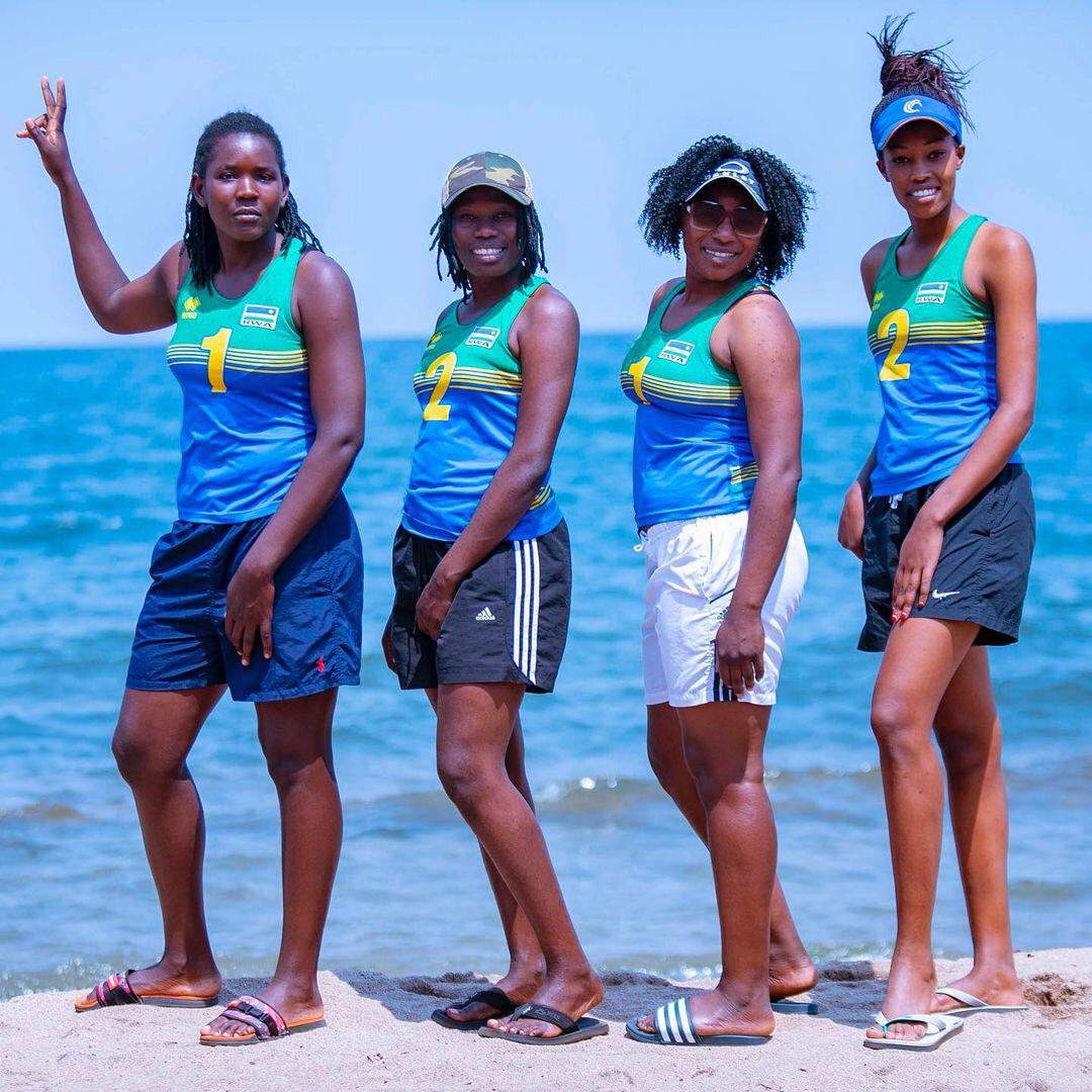 Mukandayisenga Benitha (uri imbere), Musanabageni Claudine, Nzayisenga Charlotte na Munezero Valentine, bose ni abari bakina nk'ababigize umwuga kandi barabishoboye