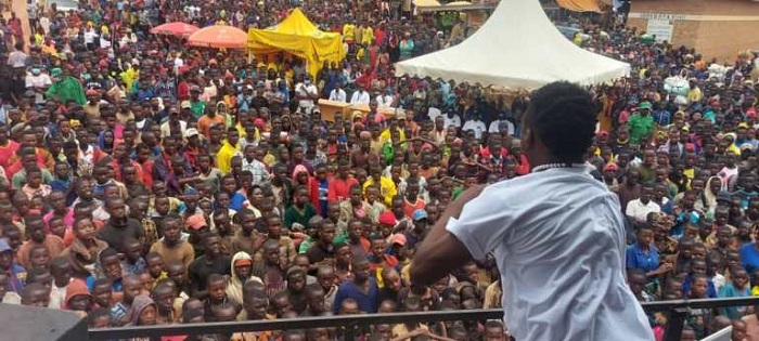 Mu isoko rya Viro abitabiriye ubukangurambaga bwa kashiresi bari benshi