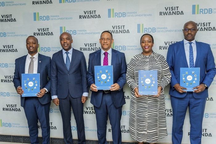 Inzego zitandukanye zashyize umukono ku masezerano yo kuzaba bisi zikoresha amashanyarazi