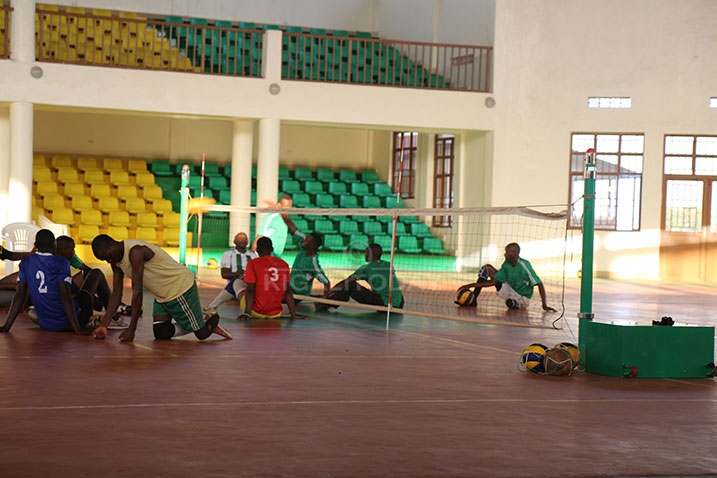 Abafite ubumuga barishimira ko batagikinira mu mucunga wabakomeretsaga inkovu .....