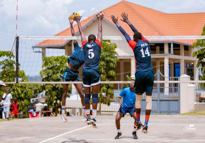 Niyonkuru Groire na Emmy ba REG bagerageza guhagarika umukinnyi wa Forefront