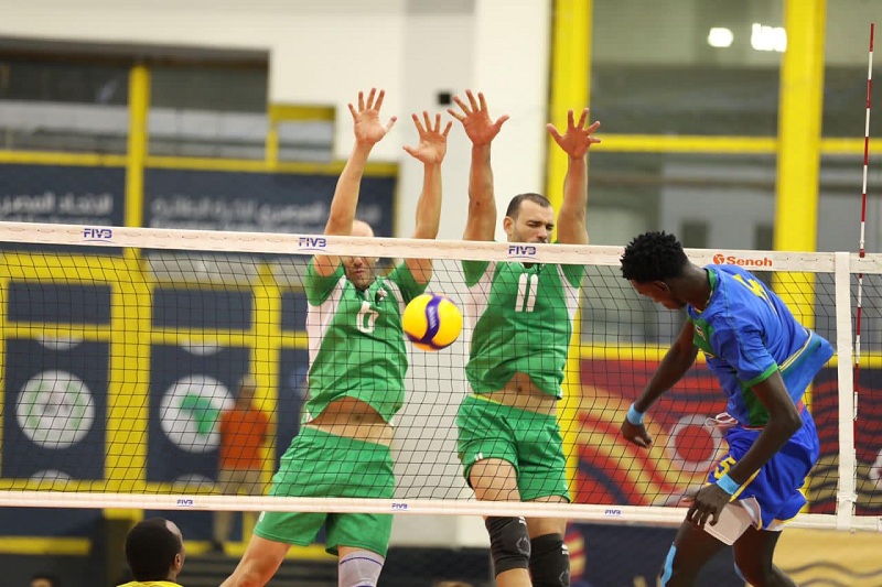 Gisubizo Merci w'u Rwanda aha yari amaze guhagarikwa n'abakinnyi ba Algeria 