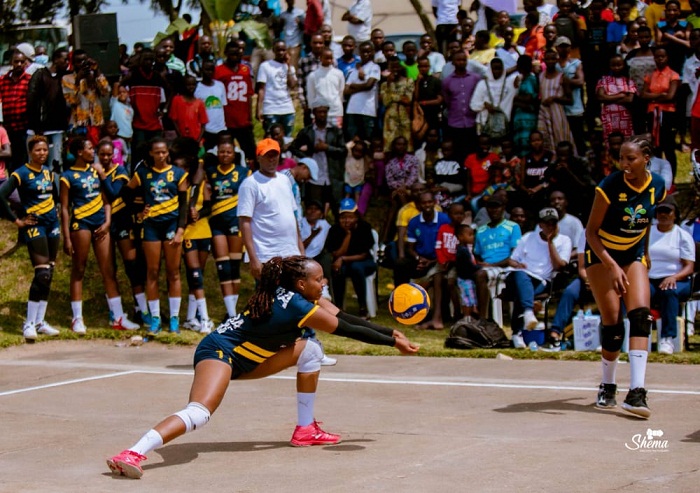 Abantu bari benshi ku kibuga baje kwirebera volleyball 