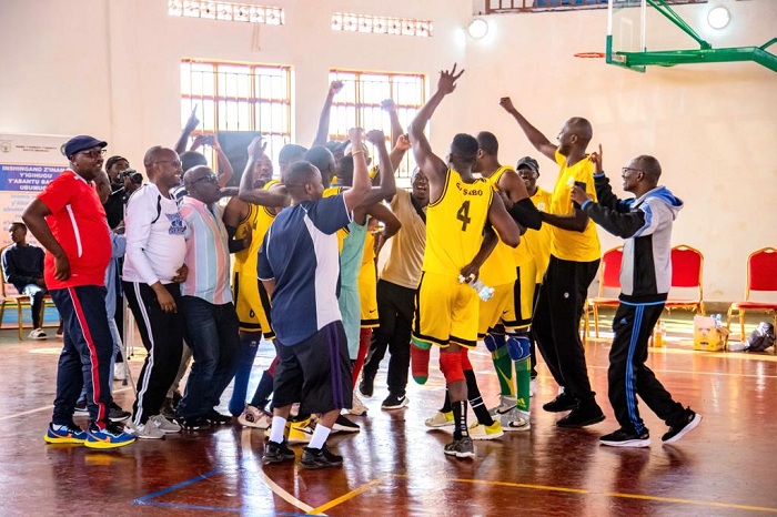 Intwari za Gasabo zegukanye igikombe zitsinze Gisagara ku mukino wa nyuma