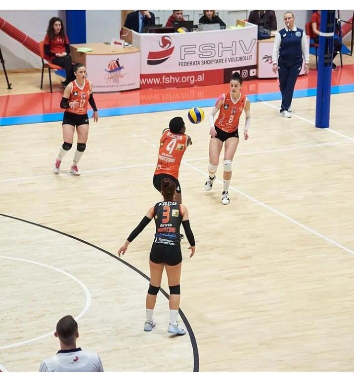 Mukandayisenga wambaye 4 ubwo yari muri Partizani