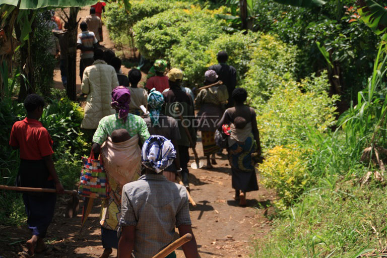 Aba baturage bavuga ko bamaze amezi abiri badahembwa none bikaba byarateye ubukene mu miryango yabo 