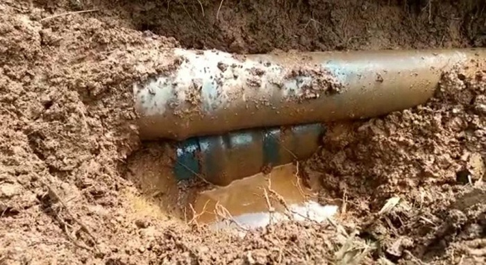 Amatiyo ashaje ari mu bituma WASAC ihomba amazi kuko aturikira mu butaka bikamenyekana bitinze