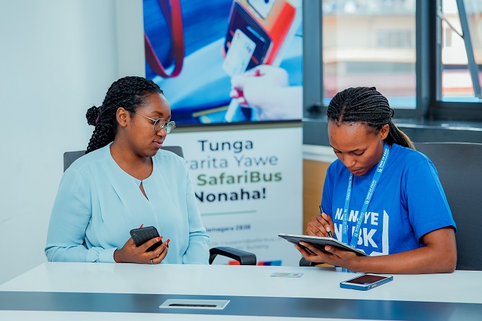 Abantu bafashwaga basanzwe mu kazi kabo