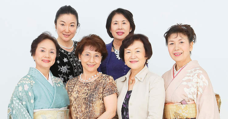 Bamwe mu bagize Sosiyete ya OK Grandma