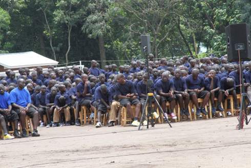 Imwe mu myenda Minisitiri w'Intebe yanenze asaba ko wahindurwa.
