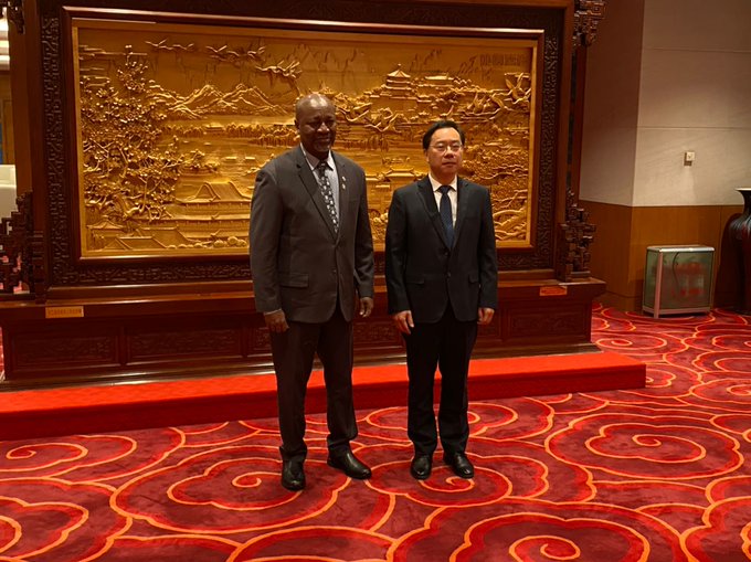 Hon. Gasamagera Wellars yakiriwe mu Bushinwa