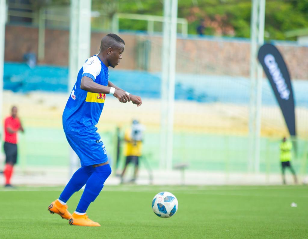 Paul Were agerageza kugenzura umupira