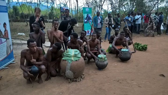 Abasoe banataramiraga ku marwa.
