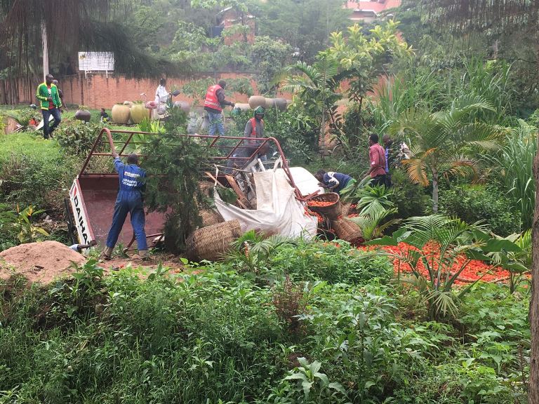 Inyanya iyi modoka yari yikoreye inyinshi zangirize