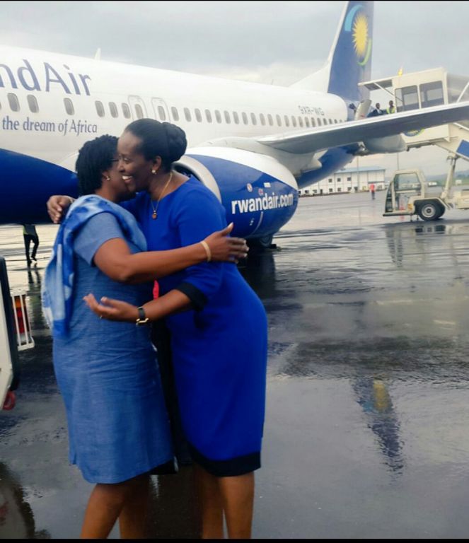 Madame Janet Kagame yakiranye urugwiro madame wa Perezida wa Benin 