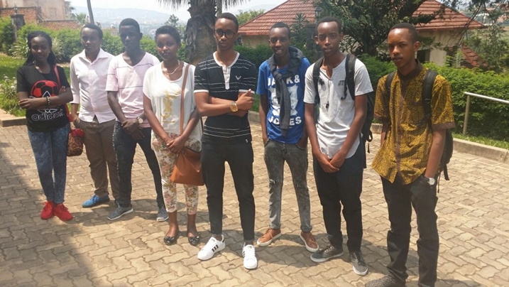 Urubyiruko rwiga mu Rwunge rw'Amashuri rwa Butare "Indatwa n'Inkesha" basuye Kigali Today.