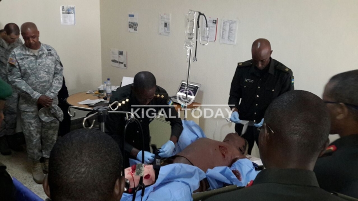 Bari kwifashisha imfashanyigisho mu kugaragaza uko bazita ku ndembe.