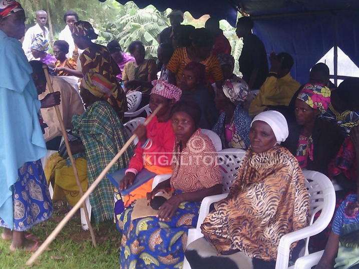 Abaturage bategereje ari kwivuza ari benshi.