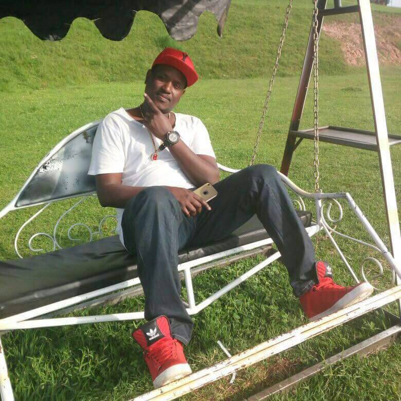 Seka wari ushinzwe inyungu za Bull Dogg