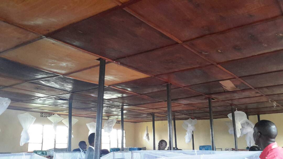  Mu mashuri amwe amwe hari ahatagira amashanyarazi nko mu buryamo bw'abanyeshuri 