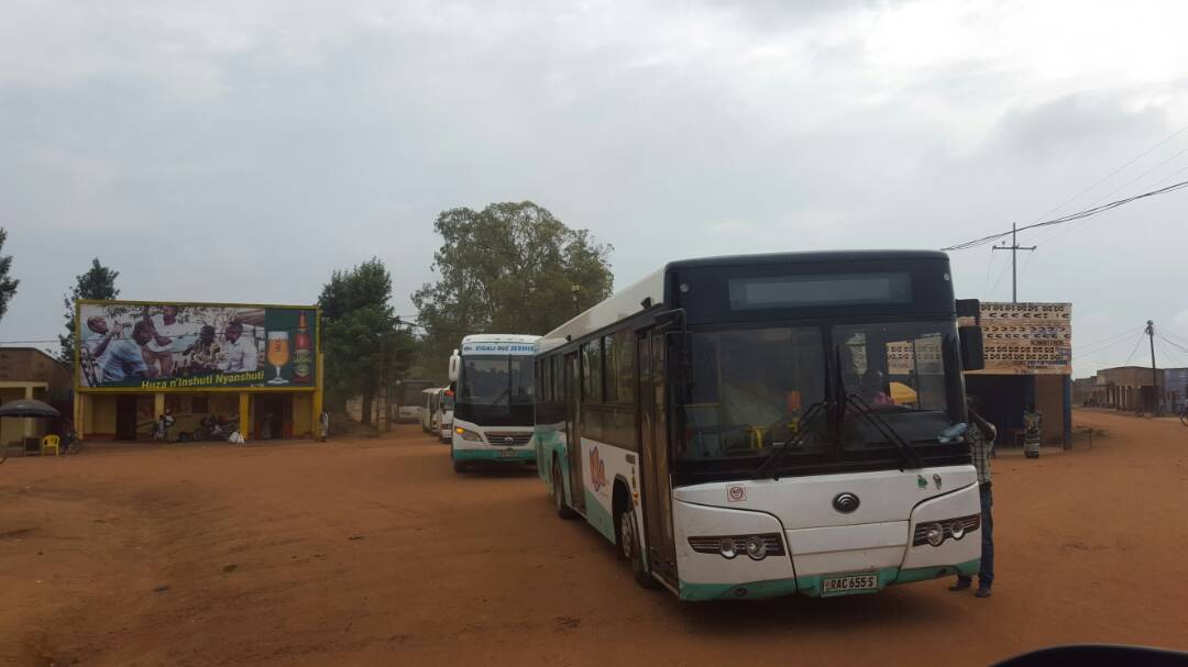 Izo nizo bisi Guverinoma yabageneye zabasubije iwabo