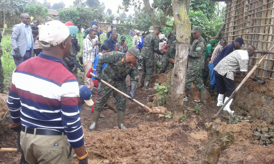 in Kaboneka na Gen Nyamvumba nibo batangije ibikorwa by'ingabo mu iterambere ry'abaturage muri Musanze